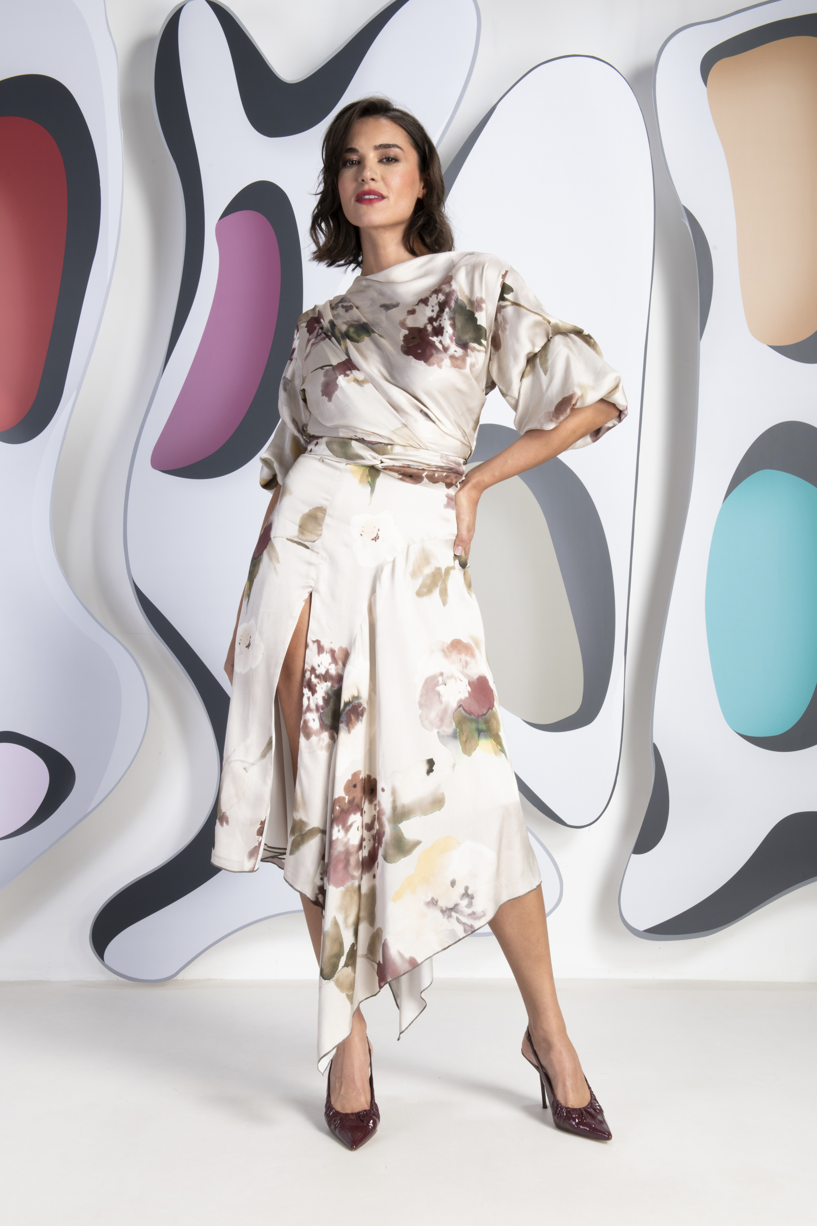 Mila Sleeve Split Knee