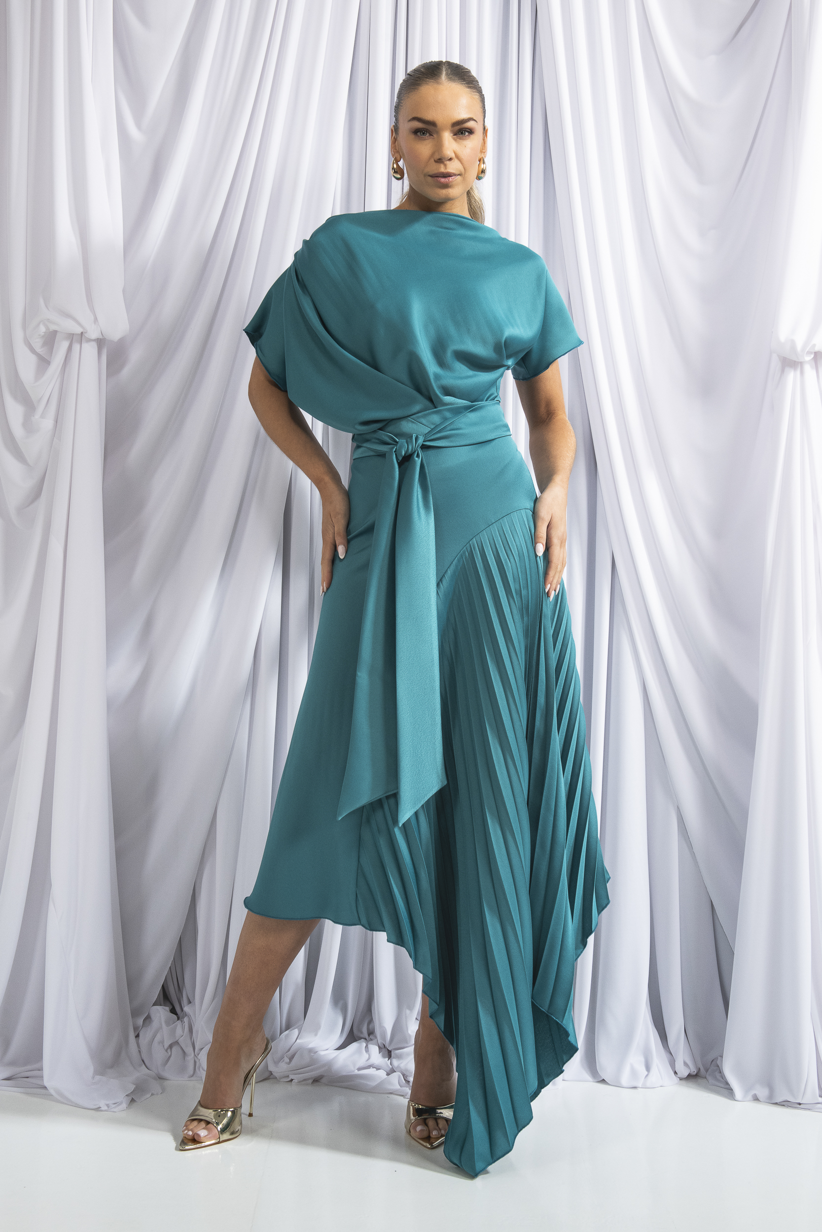 Mila Pleat Knee
